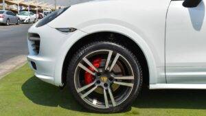 Porsche Cayenne GTS – Image 6