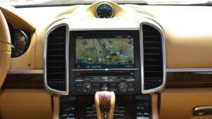Porsche Cayenne S – Image 21