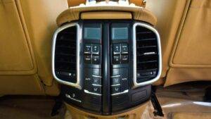 Porsche Cayenne S – Image 22